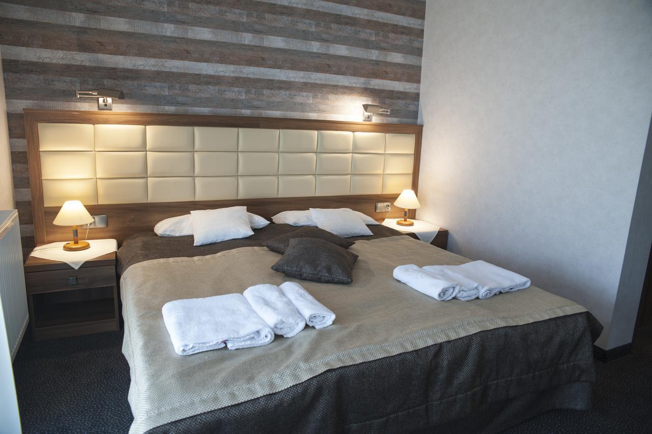 Kozmin Hotel Pod Szyszkami מראה חיצוני תמונה