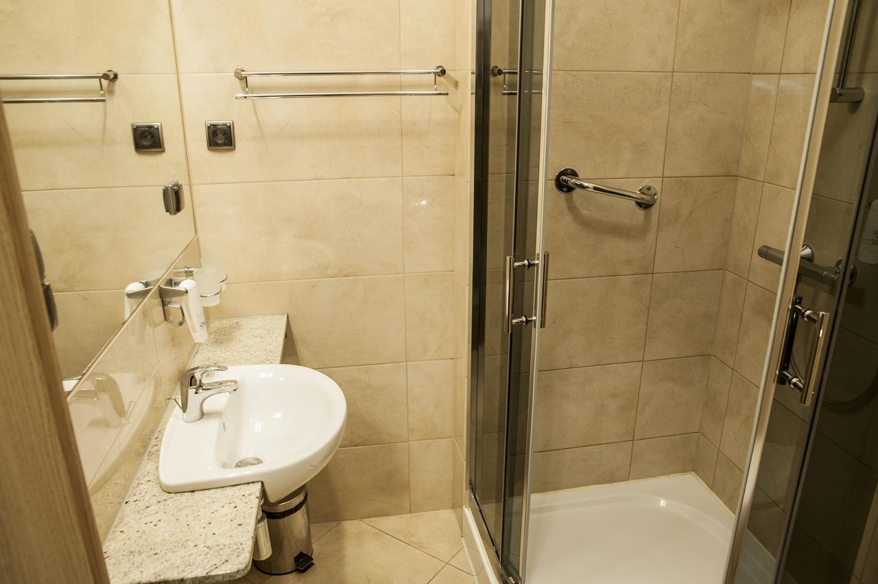 Kozmin Hotel Pod Szyszkami מראה חיצוני תמונה