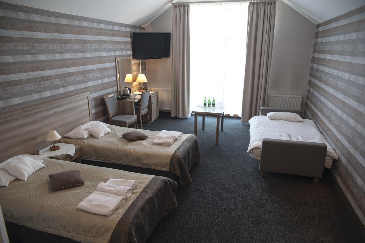 Kozmin Hotel Pod Szyszkami מראה חיצוני תמונה