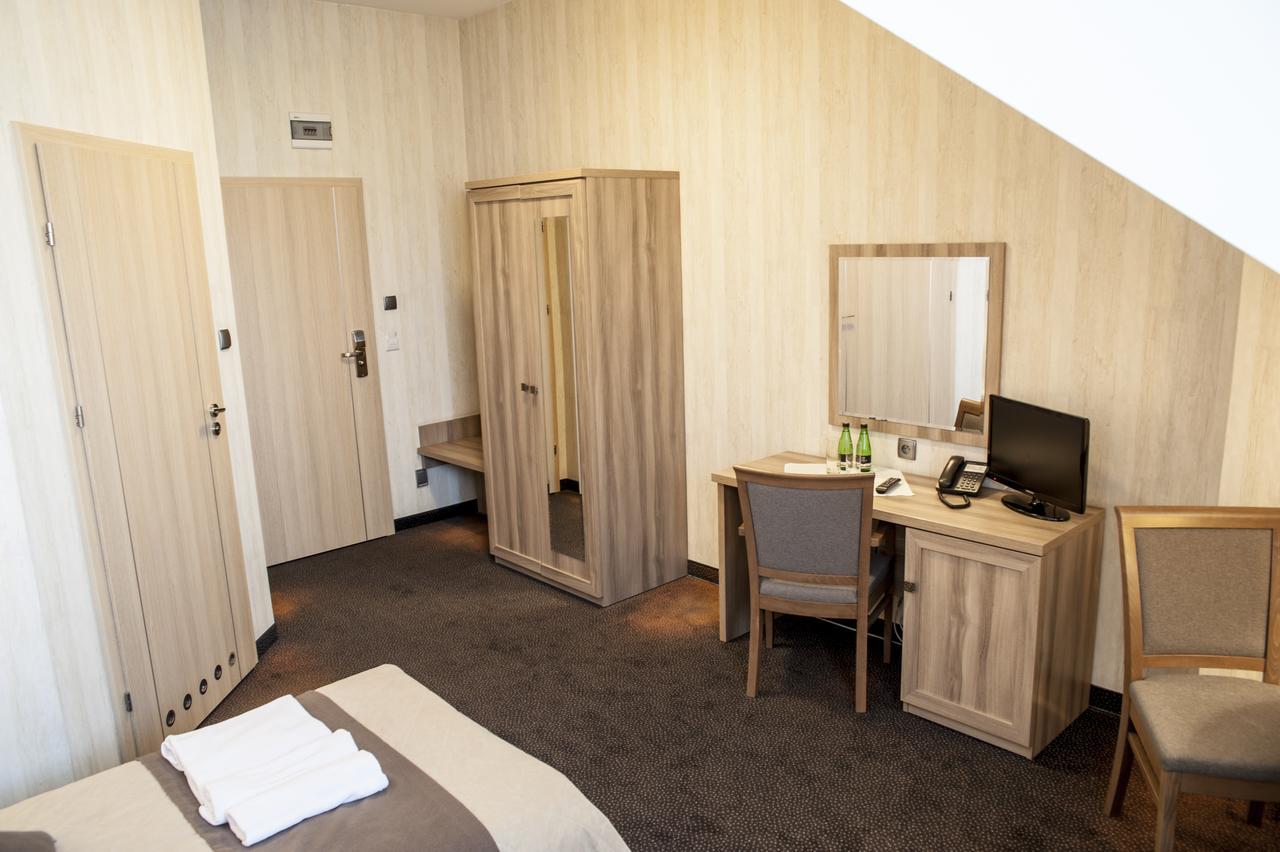 Kozmin Hotel Pod Szyszkami מראה חיצוני תמונה